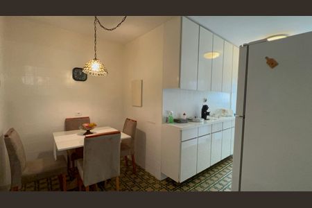 Apartamento à venda com 117m², 3 quartos e 2 vagas Apartamento à venda com 117m², 3 quartos e 2 vagasCozinha