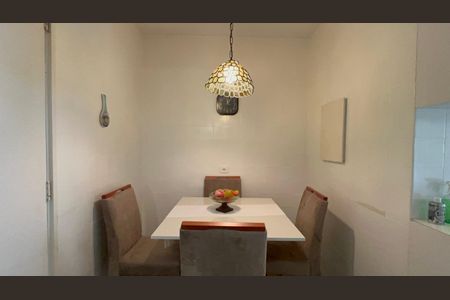 Apartamento à venda com 117m², 3 quartos e 2 vagas Apartamento à venda com 117m², 3 quartos e 2 vagasCozinha