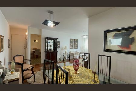 Apartamento à venda com 117m², 3 quartos e 2 vagas Apartamento à venda com 117m², 3 quartos e 2 vagasSala de Jantar