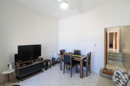 Casa à venda com 60m², 2 quartos e sem vaga Casa à venda com 60m², 2 quartos e sem vagaSala