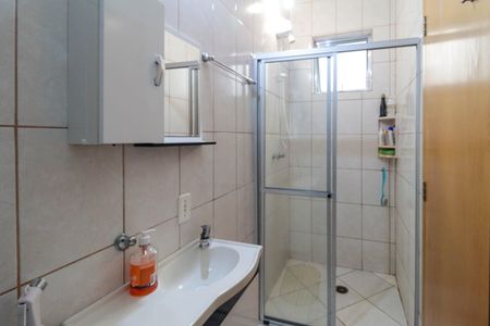 Casa à venda com 60m², 2 quartos e sem vaga Casa à venda com 60m², 2 quartos e sem vagaBanheiro do quarto 1