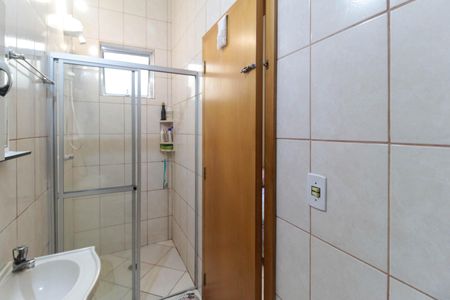 Casa à venda com 60m², 2 quartos e sem vaga Casa à venda com 60m², 2 quartos e sem vagaBanheiro do quarto 1