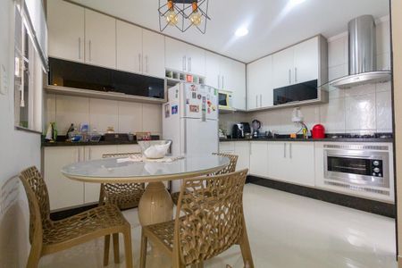 Casa de condomínio para alugar com 102m², 3 quartos e 2 vagasCozinha