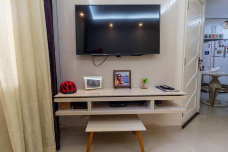 Sala de casa de condomínio para alugar com 3 quartos, 102m² em Vila Granada, São Paulo