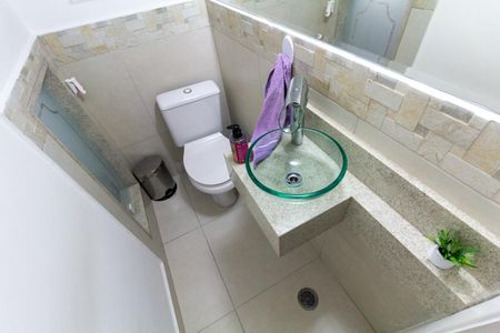 Casa de condomínio para alugar com 102m², 3 quartos e 2 vagasLavabo