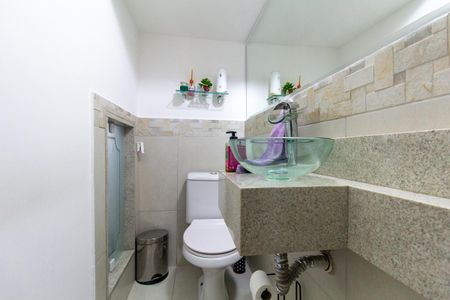 Casa de condomínio para alugar com 102m², 3 quartos e 2 vagasLavabo