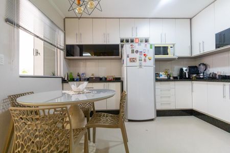 Casa de condomínio para alugar com 102m², 3 quartos e 2 vagasCozinha