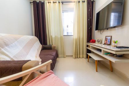 Sala de casa de condomínio para alugar com 3 quartos, 102m² em Vila Granada, São Paulo