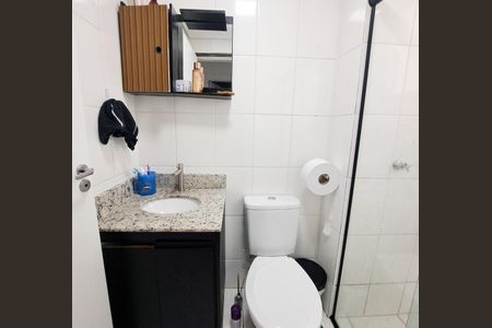 Banheiro de apartamento à venda com 2 quartos, 47m² em Piratininga, Osasco