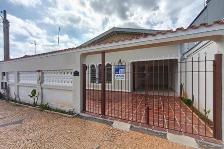 Casa à venda com 201m², 2 quartos e 3 vagas Casa à venda com 201m², 2 quartos e 3 vagasFachada