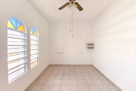 Casa à venda com 201m², 2 quartos e 3 vagas Casa à venda com 201m², 2 quartos e 3 vagasSala