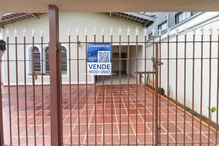 Casa à venda com 201m², 2 quartos e 3 vagas Casa à venda com 201m², 2 quartos e 3 vagasPLACA INSTALADA NA FACHADA