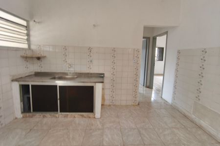 Casa à venda com 201m², 2 quartos e 3 vagas Casa à venda com 201m², 2 quartos e 3 vagasCozinha