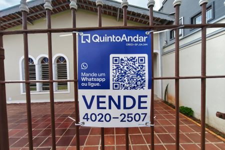 Casa à venda com 201m², 2 quartos e 3 vagas Casa à venda com 201m², 2 quartos e 3 vagasPLACA INSTALADA NA FACHADA