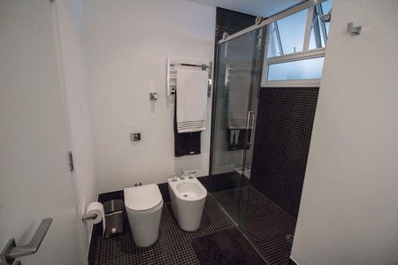 Banheiro de apartamento à venda com 2 quartos, 146m² em Jardim Paulista, São Paulo