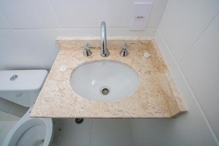 Apartamento à venda com 58m², 2 quartos e 1 vaga Apartamento à venda com 58m², 2 quartos e 1 vagaBanheiro do quarto 1