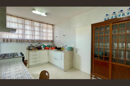 Apartamento para alugar com 154m², 3 quartos e 1 vagaCozinha