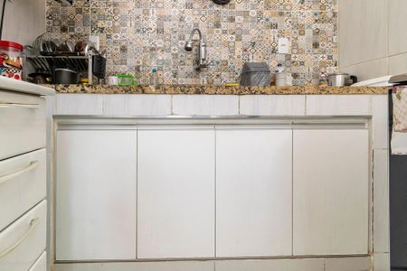 Casa à venda com 120m², 2 quartos e sem vaga Casa à venda com 120m², 2 quartos e sem vagaCozinha - Armários