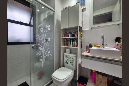 Apartamento à venda com 77m², 2 quartos e 1 vaga Apartamento à venda com 77m², 2 quartos e 1 vagaBanheiro suite