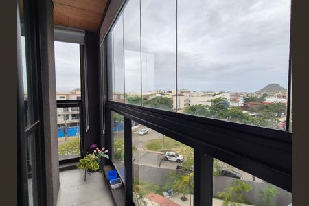 Apartamento à venda com 77m², 2 quartos e 1 vaga Apartamento à venda com 77m², 2 quartos e 1 vagaVaranda