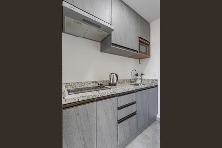 Cozinha de kitnet/studio para alugar com 1 quarto, 26m² em Boa Vista, Porto Alegre