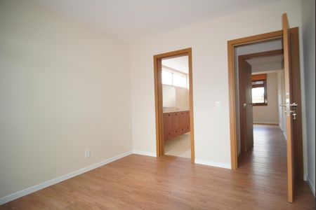 Apartamento à venda com 232m², 3 quartos e 2 vagasSuíte 2