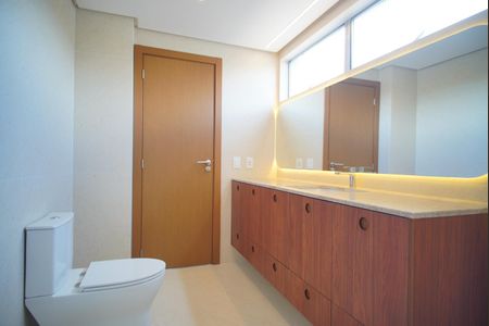 Apartamento à venda com 232m², 3 quartos e 2 vagasBanheiro da Suíte 2