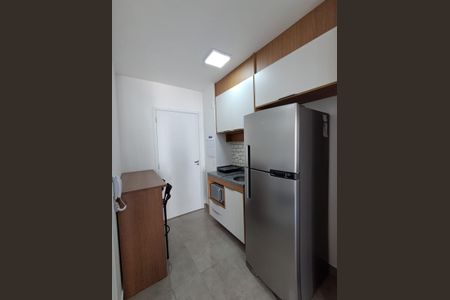 Cozinha e entrada de apartamento para alugar com 1 quarto, 26m² em Butantã, São Paulo
