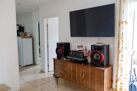 sala de apartamento para alugar com 2 quartos, 50m² em Metalúrgicos, Osasco