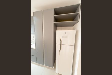 Cozinha de apartamento para alugar com 3 quartos, 75m² em Alphaville Empresarial, Barueri