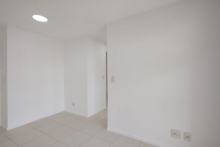 Sala de apartamento para alugar com 2 quartos, 60m² em Recreio dos Bandeirantes, Rio de Janeiro