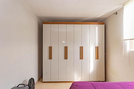 Quarto 1 de apartamento para alugar com 2 quartos, 52m² em Vila Heliopolis, São Paulo