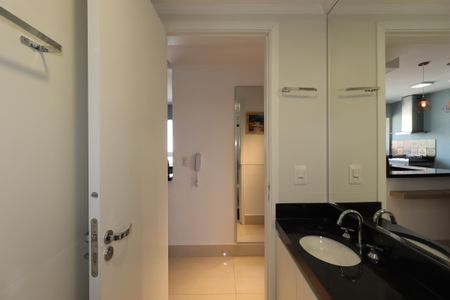 Apartamento à venda com 62m², 2 quartos e 2 vagasBanheiro Social