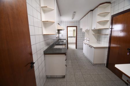 Apartamento à venda com 165m², 4 quartos e 2 vagasCozinha