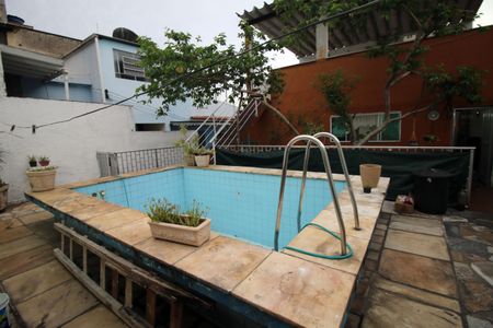 Casa à venda com 130m², 2 quartos e 1 vagaPiscina