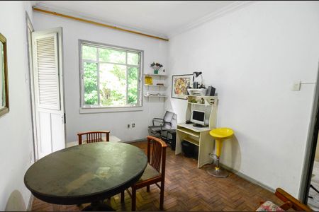 Sala de apartamento para alugar com 1 quarto, 80m² em Grajaú, Rio de Janeiro