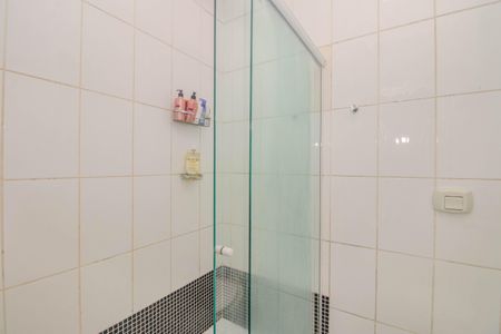 Casa de condomínio à venda com 128m², 3 quartos e 2 vagas Casa de condomínio à venda com 128m², 3 quartos e 2 vagasBanheiro da Suíte