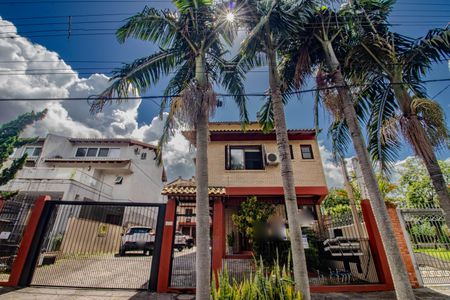 Casa de condomínio à venda com 128m², 3 quartos e 2 vagas Casa de condomínio à venda com 128m², 3 quartos e 2 vagasFachada do Condomínio