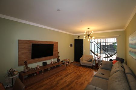 Casa à venda com 129m², 3 quartos e 2 vagasSala