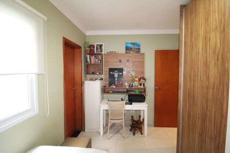 Casa à venda com 129m², 3 quartos e 2 vagasQuarto 1