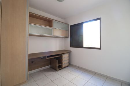 Quarto 1 de apartamento para alugar com 3 quartos, 83m² em Santa Mônica, Uberlândia