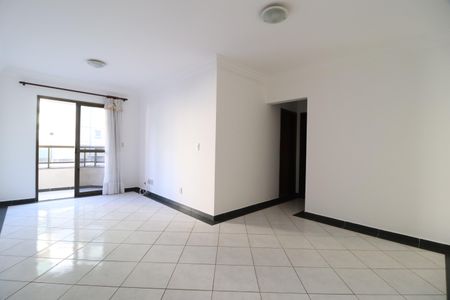 Sala de apartamento para alugar com 3 quartos, 83m² em Santa Mônica, Uberlândia