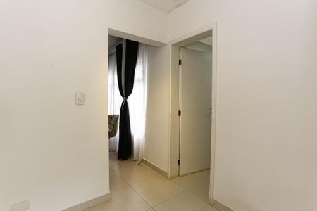 Corredor de casa para alugar com 2 quartos, 70m² em Penha de França, São Paulo