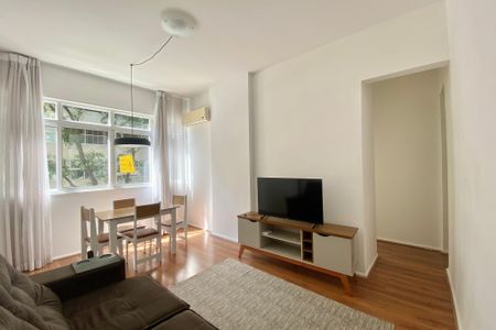 Sala  de apartamento à venda com 2 quartos, 67m² em Copacabana, Rio de Janeiro