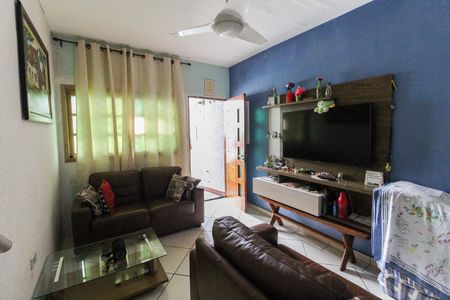 Sala de casa de condomínio à venda com 2 quartos, 71m² em Vila Carmosina, São Paulo