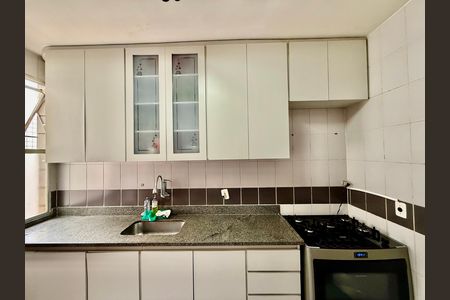 Cozinha de apartamento à venda com 4 quartos, 107m² em Caiçara-Adelaide, Belo Horizonte