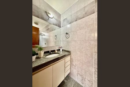 Apartamento à venda com 107m², 4 quartos e 2 vagasBanheiro