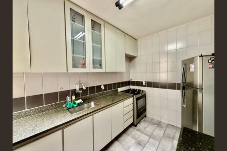 Cozinha de apartamento à venda com 4 quartos, 107m² em Caiçara-Adelaide, Belo Horizonte