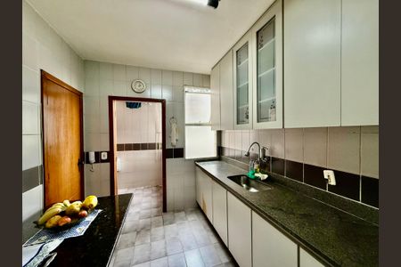 Apartamento à venda com 107m², 4 quartos e 2 vagasCozinha