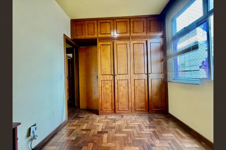 Apartamento à venda com 107m², 4 quartos e 2 vagasQuarto